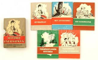 1955 Úttörő zsebkönyv, 5 db, saját papírtokjában, kiváló állapotban / Hungarian pioneers, Socialist propaganda, 5 booklets