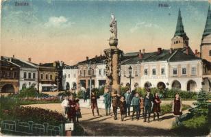 Zsolna, Zilina; Fő tér, szobor / main square with monument