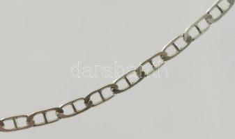 Vékony ezüst(Ag) nyaklánc, jelzett, h: 44,5 cm, nettó: 1,8 g