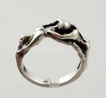 Ezüst(Ag) plasztikus erotikus gyűrű, jelzett, méret: 61, nettó: 8,3 g