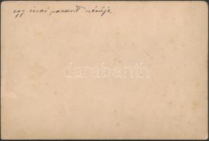 cca 1900 Egy ócsai paraszt szérűje, fotó kartonon, hátoldalán feliratozva, 11×16 cm