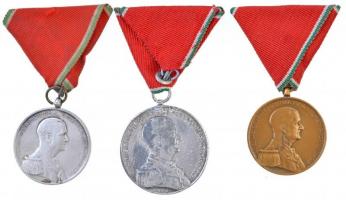 1939. "Magyar Nagy Ezüst Vitézségi Érem" ezüstözött fém kitüntetés, mellszalaggal. Szign.:...