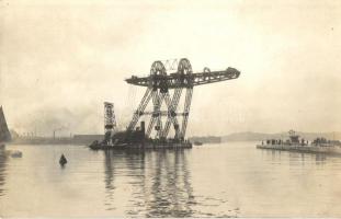 Pola, Óriás úszódaru / Riesenshwimmkran / giant crane, Phot. Alois Beer