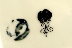 Szász Endre által tervezett Hollóházi porcelán doboz, jelzett, kopott, 8×7 cm