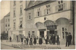 Pozsony, Pressburg, Bratislava; Ferenciek tere 7. a poszonyi szőlőművesek pinceegyletének borozója, Krannich J. üzlete / tavern, shop (EM)