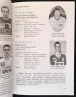 Vegyes sport témájú könyvek: 6 db: 
Vándor  Kálmán: Futballvilágbajnokok A-Z-ig. Bp., 1986, Lapkiad...