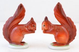 Hollóházi porcelán mókus, 2 db, kézzel festett, jelzett, hibátlan, m: 14 cm
