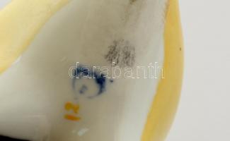 Zsolnay sárga-fekete váza, kézzel festett, jelzett, hibátlan, m: 15 cm