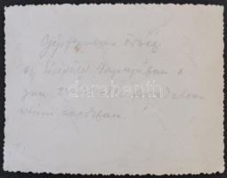 1919 Budapest, gépfegyveres őrség egy középület kapujában a június 24-i ellenforradalom utáni napokb...