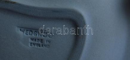 Wedgwood biszkvit porcelán dísztálkák, hibátlanok, jelzettek, d: 11 cm, 11x12 cm