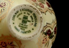 Zsolnay virágmintás porcelán kis váza, kézzel festett, jelzett, hibátlan, m: 8 cm
