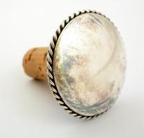 Ezüst(Ag) fejű dugó, jelzett, d: 5,5 cm, bruttó: 43,1 g