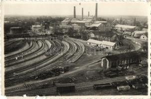 Nagysurány, Surany; Cukorgyár látképe, vagonok, sínek / sugar factory, wagons, railways, Cinner Fotosalon photo (b)