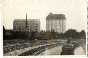 Nagysurány, Surany; Cukorgyár, műmalom, vagonok, sínek / sugar factory, mill, wagons, railways, Cinner Fotosalon photo (fl)