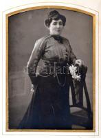 cca 1900-1920 Régi családi fotóalbum, sok fotóval, kb. 60 fotóhoz, 28x22x8 cm