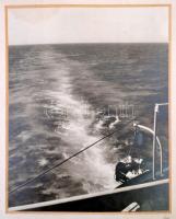 Fried Oszkár: Nyílt tengeren, jelzett, kiállításon szerepelt fotó, paszpartuban, 30x23 cm