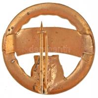 ~1950. "Kiváló Dolgozó" zománcozott fém jelvény, Rákosi-címerrel (26mm) T:2