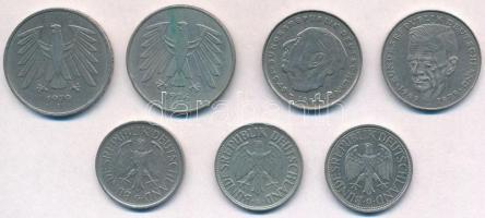 NSZK 1965-1992. 1M (3xklf) + 2M (2xklf) + 5M (2xklf) T:2,2-
FRG 1965-1992. 1 Mark (3xdiff) + 2 Mark...