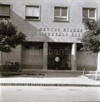 1962 Kecskeméti városképek, utca és épületfotók, 13 db vintage negatív Medgyesi László hagyatékából,...