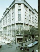 1967-1974 Budapesti városképek és épületfotók, 13 db szabadon felhasználható vintage negatív, 6x6 cm...