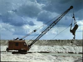 1972 Építőipari Fuvarozó Vállalat ÉPFU tehergépjárművei és erőgépei, 13 db szabadon felhasználható v...