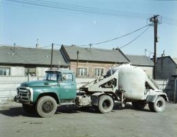 1972 Építőipari Fuvarozó Vállalat ÉPFU tehergépjárművei és erőgépei, 13 db szabadon felhasználható v...