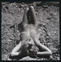 cca 1981 Véletlenszerű találkozások egy tételben, 4 db szolidan erotikus akt fotó, korabeli vintage ...