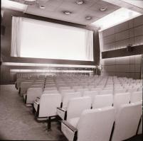 1982 Budapest, Ugocsa mozi külső-belső felvételei, 7 db szabadon felhasználható vintage negatív, 6x6...