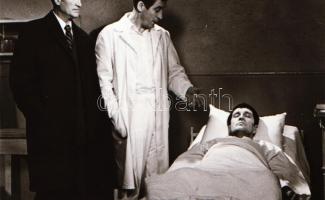 ,,A kulcs" című film állóképei, 17 db negatív, ezekről készültek a mozik előcsarnokában kiállít...