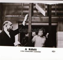 ,,A kulcs" című film állóképei, 17 db negatív, ezekről készültek a mozik előcsarnokában kiállít...