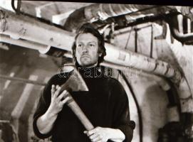 ,,Kelepce" című film állóképei, 25 db negatív, ezekről készültek a mozik előcsarnokában kiállít...