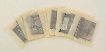 ,,Kelepce" című film állóképei, 25 db negatív, ezekről készültek a mozik előcsarnokában kiállít...