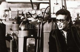 ,,Sebességláz" című film állóképei, 17 db negatív, ezekről készültek a mozik előcsarnokában kiá...