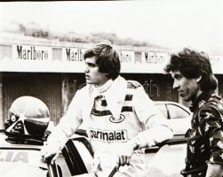 ,,Sebességláz" című film állóképei, 17 db negatív, ezekről készültek a mozik előcsarnokában kiá...