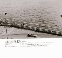 ,,Sebességláz" című film állóképei, 17 db negatív, ezekről készültek a mozik előcsarnokában kiá...