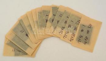 ,,Sebességláz" című film állóképei, 17 db negatív, ezekről készültek a mozik előcsarnokában kiá...