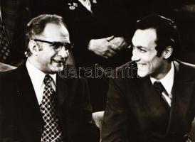 ,,Visszajelzés" című film állóképei, 15 db negatív, ezekről készültek a mozik előcsarnokában ki...