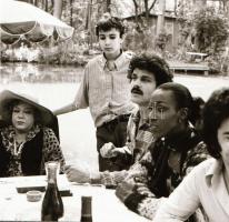 ,,Előttünk a világ" című film állóképei, 20 db negatív, ezekről készültek a mozik előcsarnokába...