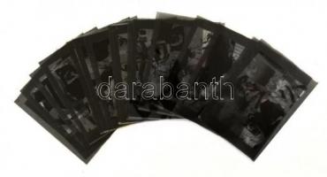 ,,Előttünk a világ" című film állóképei, 20 db negatív, ezekről készültek a mozik előcsarnokába...