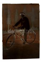 cca 1940 Csongrád, Hajdú János külvárosi fényképész 13 db vintage üveglemez negatívja különféle  tém...