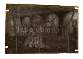 cca 1935 Bács-Kiskun megye, Lőcsei Árpád kecskeméti vándorfényképész 13 db vintage üveglemez negatív...