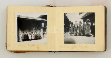 cca 1940 Egy falu élete. Fejezetek az erdélyi Magyarvista életéből. 40 db feliratozott fotó, többség...