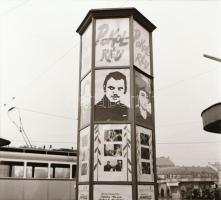 1969 Budapest, a Fővárosi Moziüzemi Vállalat hirdető oszlopai, plakáthelyei, kirakatai, ahol az új filmeket hirdették, 13 db szabadon felhasználható vintage negatív, 6x6 cm