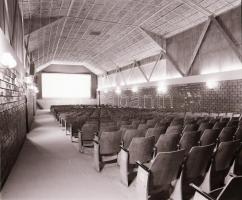 1982 Budapest, PALOTA mozi külső-belső felvételei, 8 db szabadon felhasználható vintage negatív, 6x7...