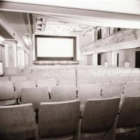 1982 Budapest, ZUGLÓ mozi külső-belső felvételei, 7 db szabadon felhasználható vintage negatív, 6x6 ...