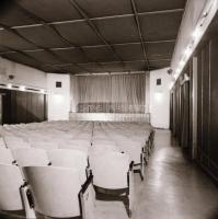 1982 Budapest, BÉKE mozi külső-belső felvételei, 6 db szabadon felhasználható vintage negatív, 6x6 c...