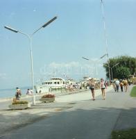 1984 Badacsonyi tájak, épületek, 46 db vintage negatív, szabadon felhasználhatók, 6X7 cm