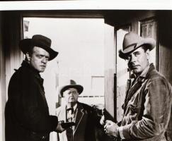 ,,Bem Wade és a farmer" című film állóképei, 25 db negatív, ezekről készültek a mozik előcsarno...