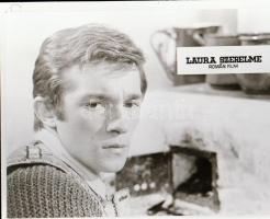 ,,Laura szerelme" című film állóképei, 16 db negatív, ezekről készültek a mozik előcsarnokában ...