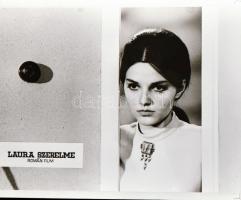 ,,Laura szerelme" című film állóképei, 16 db negatív, ezekről készültek a mozik előcsarnokában ...